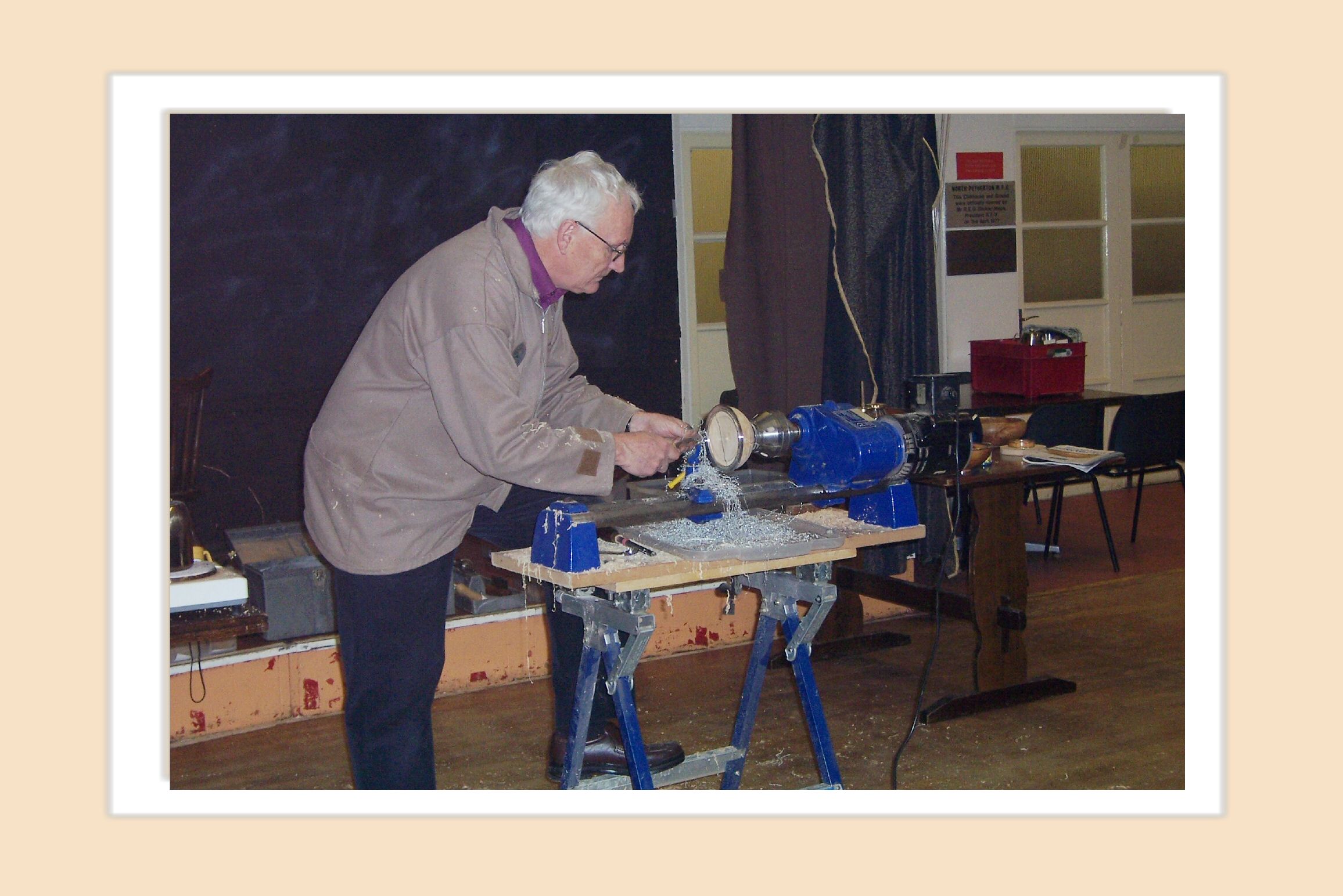 09-01-2006     Adrian Jocobs demonstrating special finishes