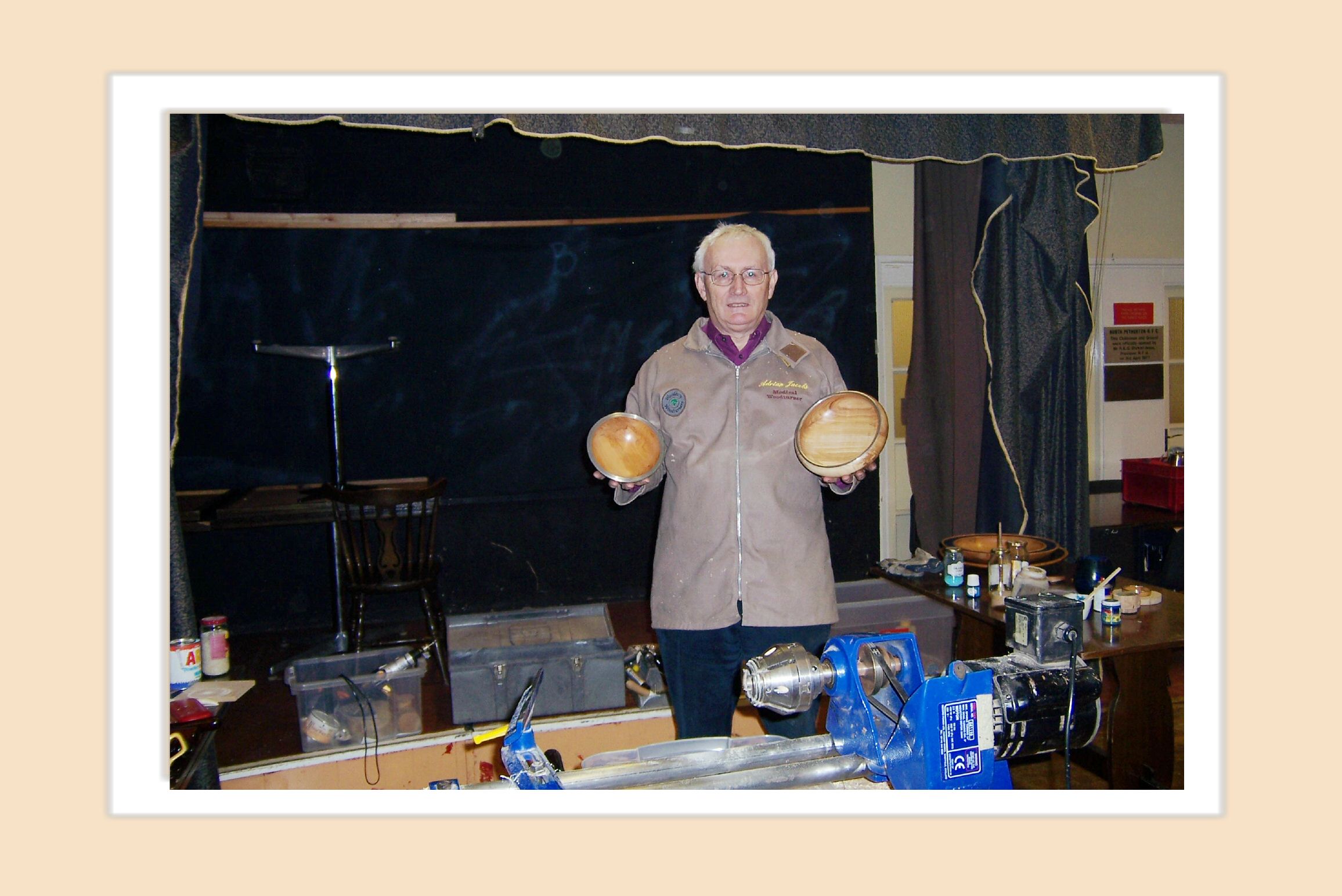 09-01-2006     Adrian Jocobs demonstrating special finishes