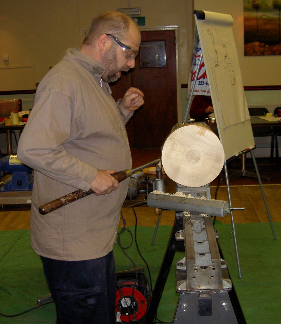13-11-2006     Colin Simpson Editor of Woodturning Magazine
