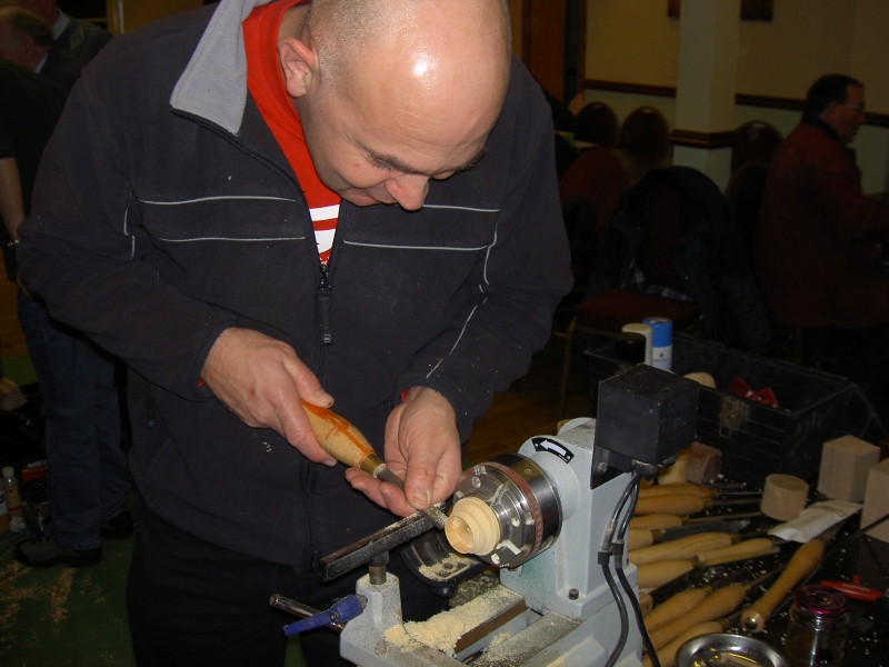 14-01-2008     Tony Vickery has a go at screwcutting